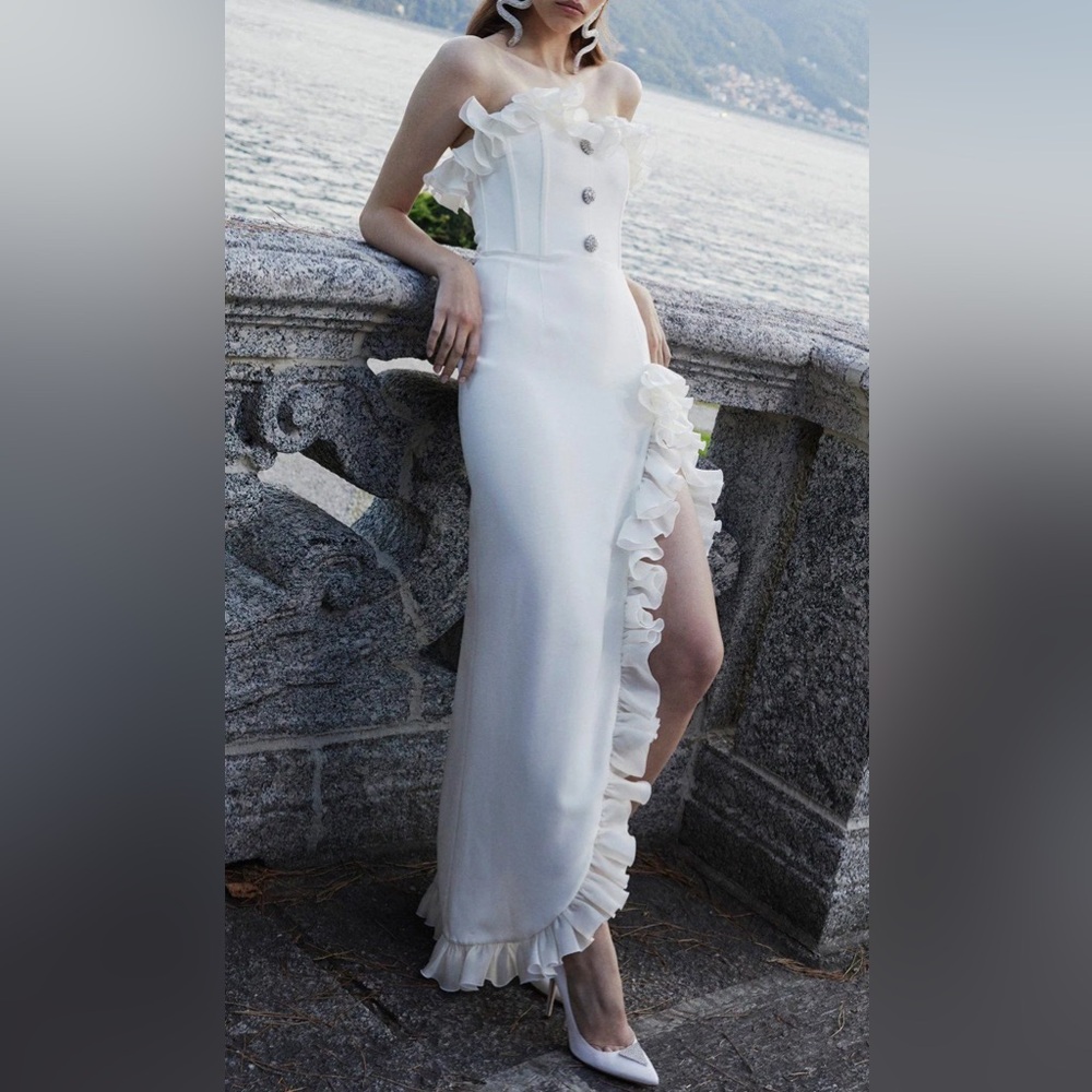 Elegant White Ruffle Dress Size Small